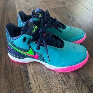 NWOB Nike Zoom LeBron NXXTGEN AMPD Men’s Size 8 Gr Pink Navy Basketball Shoes